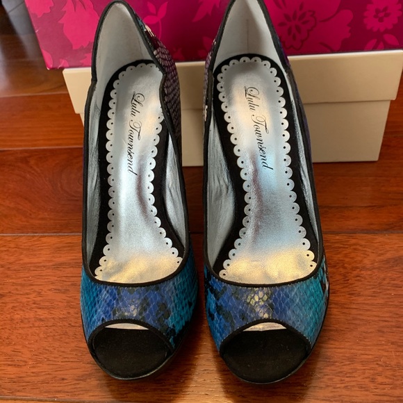 Lulu Townsend Brand NWB Blue Snakeskin shoes - Picture 4 of 7